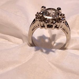 White sapphire brilliant cut silver